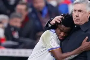 أنشيلوتي يكشف كيف تأثر فينيسيوس بعدم فوزه بالكرة الذهبية