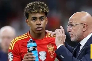 دي لافوينتي يدافع عن نفسه في قضية لامين