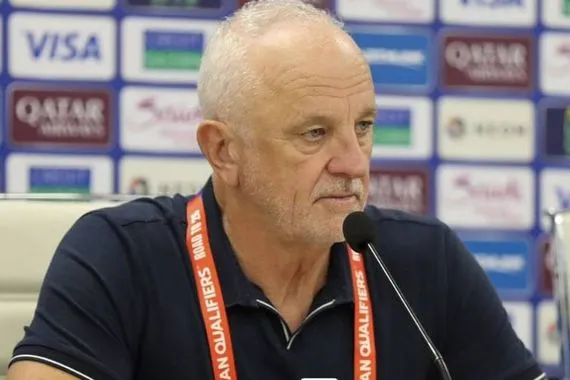 أول تعليق لمدرب المنتخب العراقي بعد التعادل أمام الإمارات