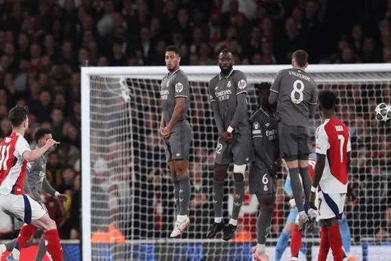 جائزة بوشكاش لاعب عربي ينافس لامين جمال وديكلان رايس