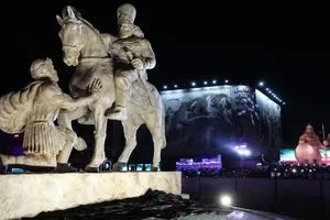 افتتاح تمثال الملك شابور الفارسي يثير الجدل في إيران ما القصة