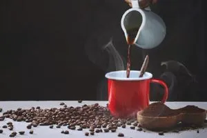 طبيب روسي يفند خرافات القهوة أربع أكواب يومياً آمنة وتفيد القلب شفق نيوز