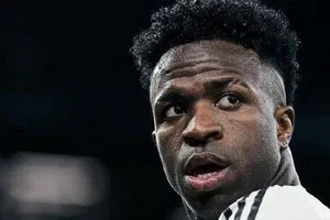 تصريح قوي من هويسين عن فينيسيوس