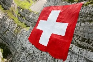 سويسرا تتفق مع واشنطن على خفض الرسوم إلى 15