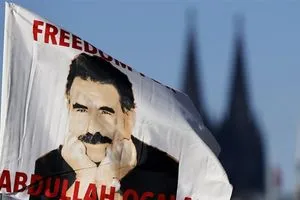 إعلام تركي أردوغان يعطي لجنة برلمانية الضوء الأخضر لزيارة أوجلان