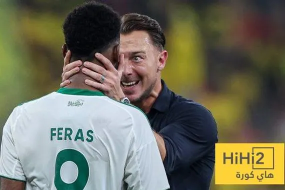 بطلب من يايسله رباعي ثقيل على طاولة التمديد