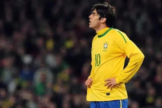 أنشيلوتي يشبه جود بيلينغهام بنجم البرازيل السابق