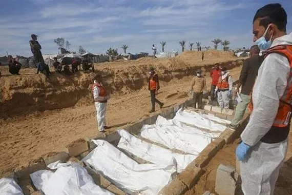 عشرات القتلى والمصابين بغارات إسرائيلية على غزة