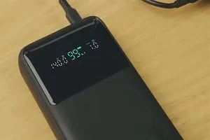 نداء عاجل بالتوقف الفوري عن استخدام شواحن خطيرة وسحبها من الأسواق