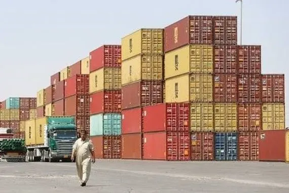 الجمارك ضبط حاويات وشاحنات وعجلات مخالفة في 3 منافذ