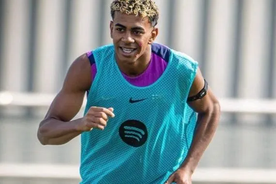 صحفي مدريدي يكشف هوية اللاعب الذي يتفوق على لامين حاليًا