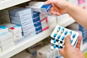 خطوات حكومية عاجلة لضبط أسعار الدواء ومكافحة التهريب في الأسواق العراقية شفق نيوز