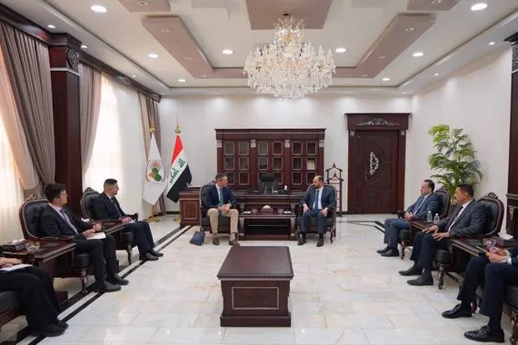 محافظ الأنبار يبحث التعاون مع وفد من السفارة الأسترالية