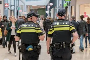 جريمة بشعة تهزّ هولندا سوري يقتل زوجته أمام أطفالها الخمسة