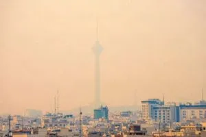 التلوث يخنق إيران جودة الهواء في مستوى التحذير الأحمر
