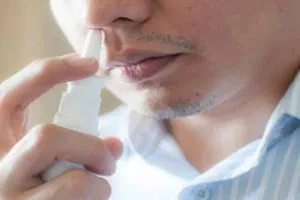 قطرات أنفية مبتكرة قد تمهّد لعلاج أخطر سرطانات الدماغ شفق نيوز