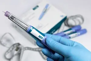 دراسة حقن التخسيس لا تقيد المعدة بل تغير دوائر الدماغ