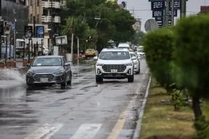 الانواء الجوية زخات مطر مع انخفاض طفيف بدرجات الحرارة