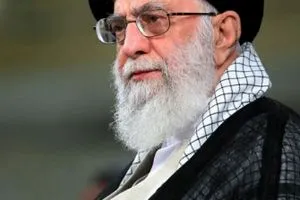 المرشد الإيراني تعليقاً على إرسال طهران رسالة لترامب عبر ولي العهد السعودي كذب محض