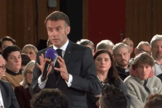 فرنسا حظر الهواتف المحمولة داخل المعاهد