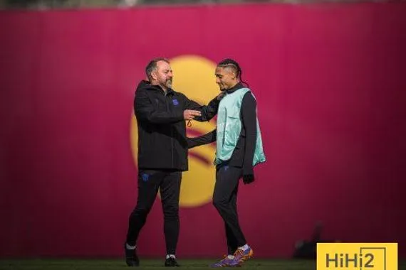 فليك يمدح رافينها