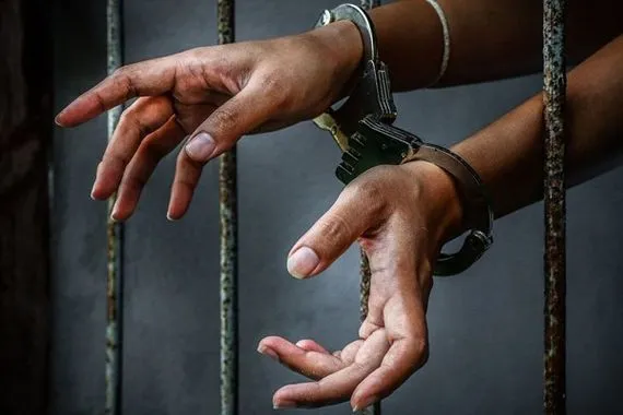 الاستخبارات العسكرية تلقي القبض على 18 متهماً في بغداد وصلاح الدين وميسان