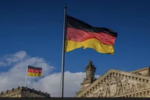 ألمانيا تقر ميزانية مثقلة بالديون