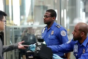 رسمياً إيقاف جميع قرارات اللجوء إلى أميركا حتى إشعار آخر شفق نيوز