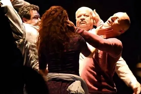 بيت أبو عبدالله يمثّل العراق في مهرجان الدن المسرحي بسلطنة عُمان وكالة الانباء العراقية واع