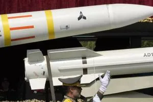 عبر ثلاث جبهات إسرائيل تحذر من تأهب إيراني كبير لضربها شفق نيوز