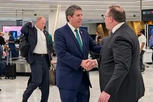 نائب وزير الخارجية الأميركي يصل إلى بغداد شفق نيوز