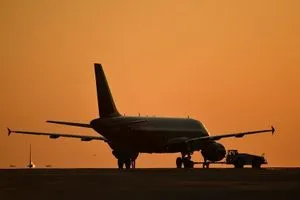 الولايات المتحدة تطلب من فنزويلا استئناف رحلات الطيران للمهاجرين