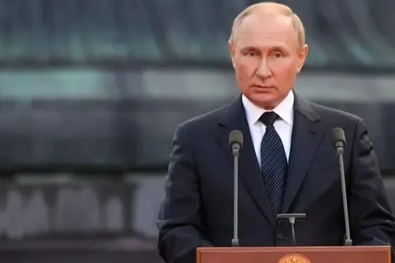 بوتين يعتبر استهداف ناقلات النفط الروسية قرصنة ويتوعد برد مماثل شفق نيوز