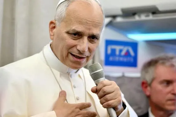 بابا الفاتيكان يدعو حزب الله اللبناني لإلقاء السلاح والجلوس لطاولة الحوار شفق نيوز