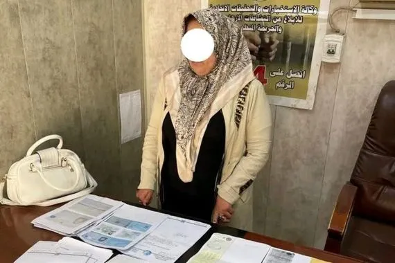 العمل تضبط امرأة تقوم بتزوير المعاملات داخل المجمع الوزاري