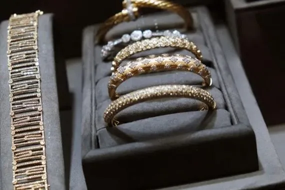 الذهب يتراجع 1 وسط جني أرباح وارتفاع عوائد سندات الخزانة الأميركية