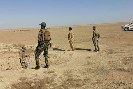 الحشد الشعبي يقتحم مناطق صحراء الانبار ويضبط اسلحة متنوعة ومتفجرات