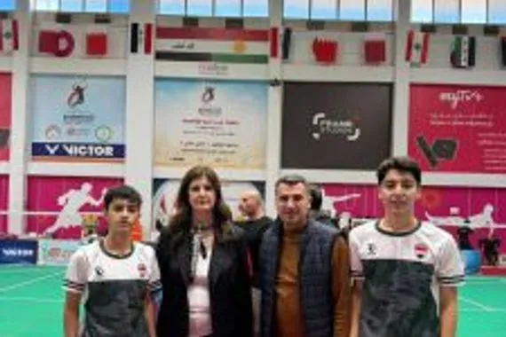 14 ميدالية حصيلة وطني ريشة الطائرة بغرب القارة