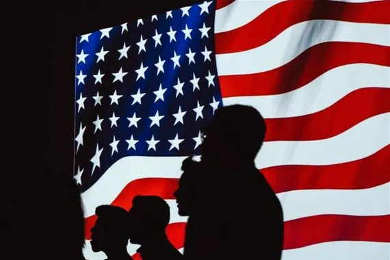 العراق معفي واشنطن تغلق باب الهجرة بوجه 19 دولة صنفتها مثيرة للقلق