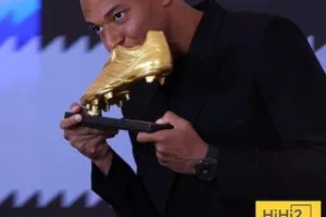 شنايدر مبابي سيحصد الكرة الذهبية 2026