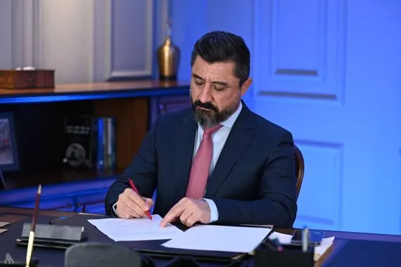 بعد ابتزازه مراجعة وزير العدل يوجّه بإعفاء أحد المنفّذين العدول وإحالته للتحقيق وكالة الانباء العراقية واع