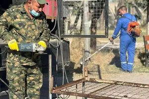 الحشد الشعبي يواصل أعماله بإعادة تأهيل مستشفى الرشاد النفسي الشماعية