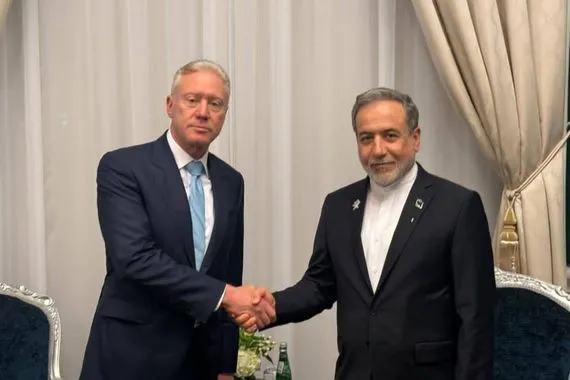 عراقتشي يدعو نظيره اللبناني لزيارة طهران نؤكد دعمنا لسيادة لبنان ووحدته