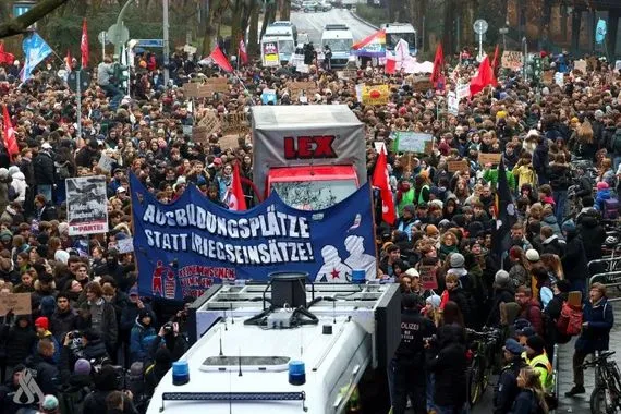 احتجاجات في ألمانيا ضد مشروع قانون التجنيد وكالة الانباء العراقية واع