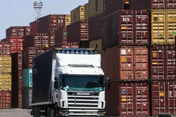 النقل البري العراق يقلص رحلات أوروبا إلى الأردن لـ 6 أيام بدلا من 5 أسابيع