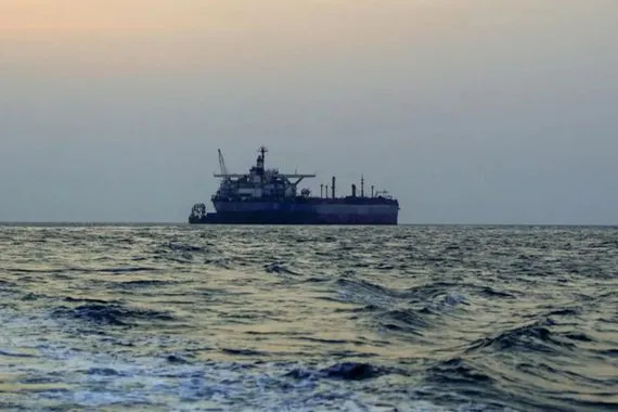 إطلاق نار على سفينة غرب اليمن