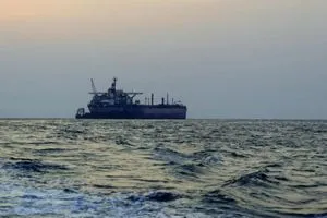 إطلاق نار على سفينة غرب اليمن