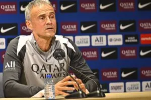 إنريكي أثق أن باريس سيحقق لقب الدوري الفرنسي