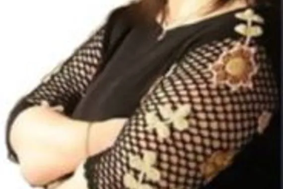 مطربة سورية  تستوقفني الكلمة المعبّرة