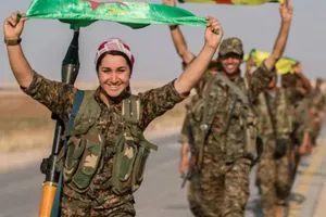 تخوفاً من الخلايا الإرهابية قسد تمنع الاحتفال بذكرى سقوط الأسد في مناطقها شفق نيوز